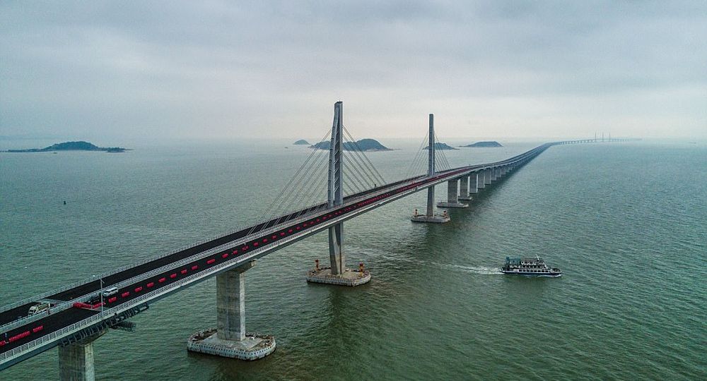 Самый длинный морской мост построили в Китае